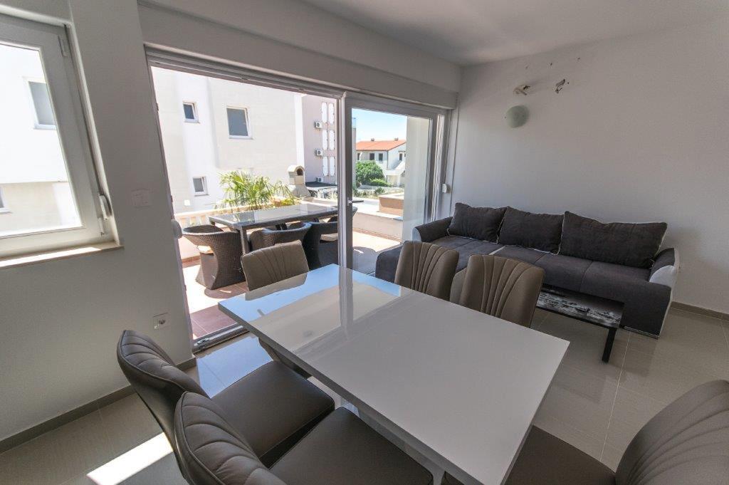 Villa Tina Новаля Екстериор снимка
